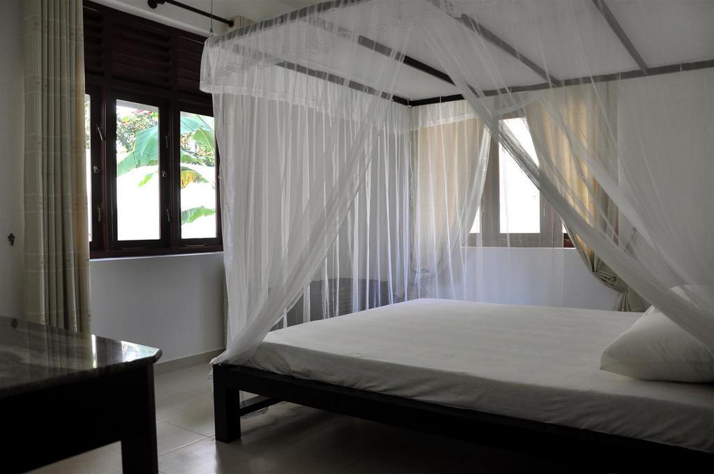 Harris Villa Hikkaduwa Rum bild